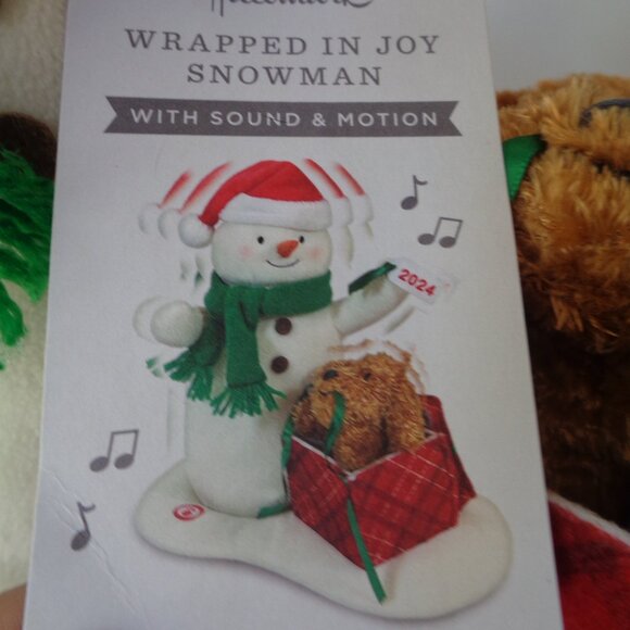 Hallmark Wrapped in Joy Snowman Dog Plush Music Motion Christmas NWT 2024 - Picture 2 of 2